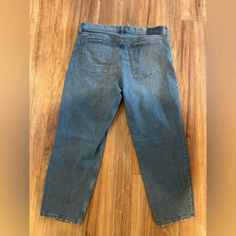 Abercrombie & Fitch Women’s The Mom High Rise Jeans - Blue - Picture 2 of 3